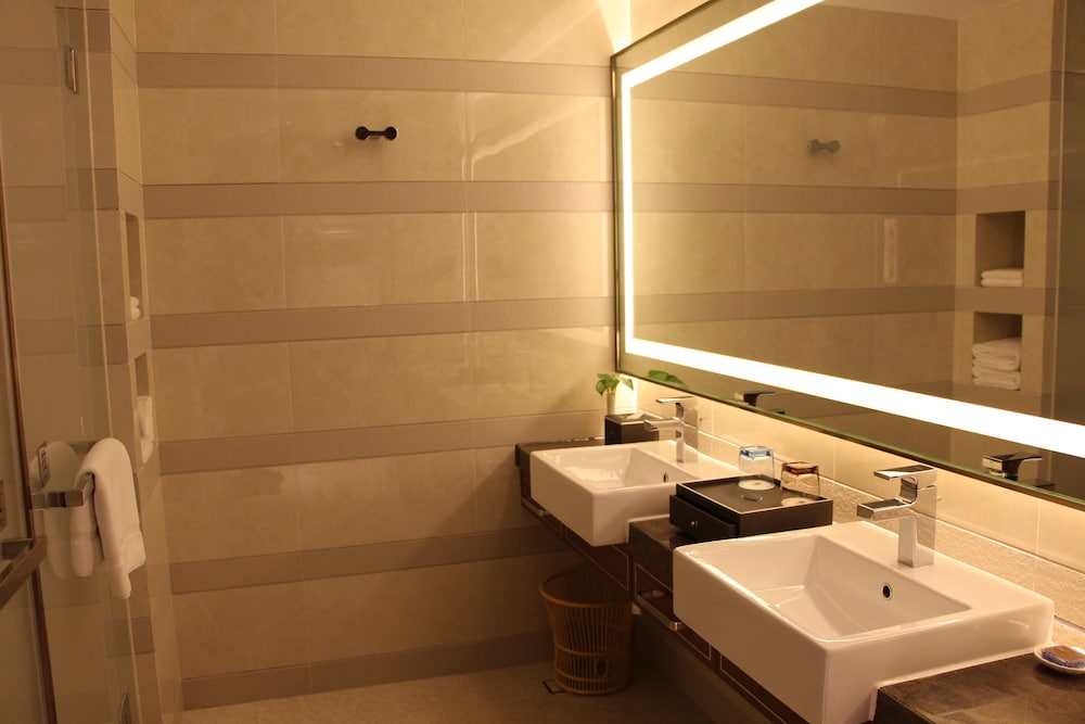 Golden Eagle Summit Hotel Yancheng 88/98