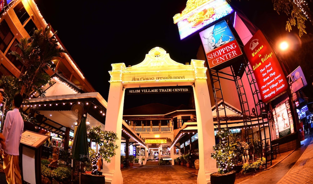 Silom Village Inn 8/32