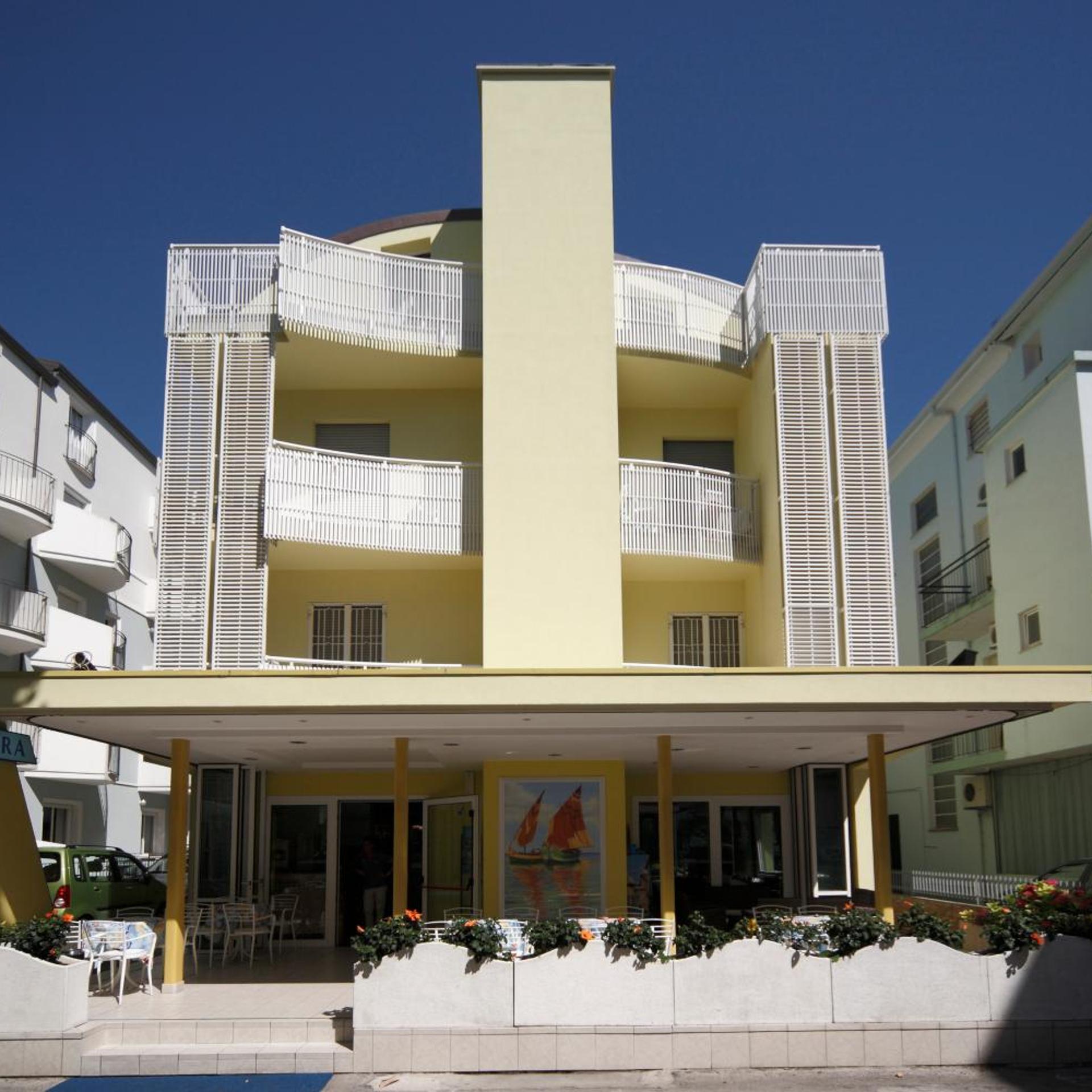 Hotel Lara 2/50