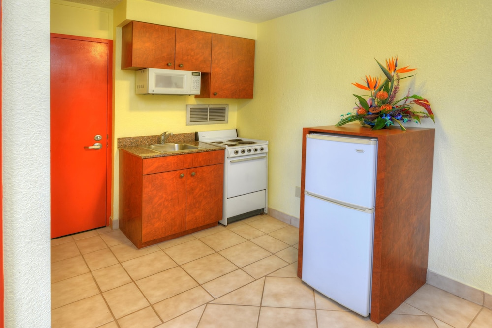 Best Western Aku Tiki Inn 15/40