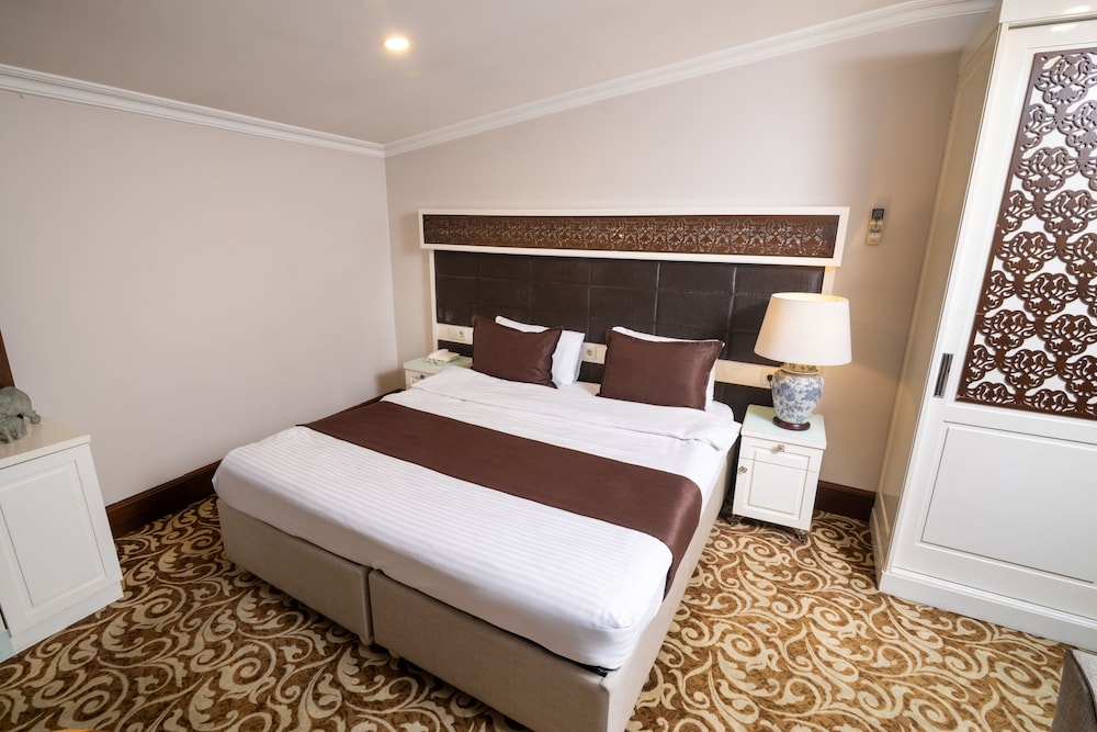 STANDARD, DOUBLE OR TWIN BED