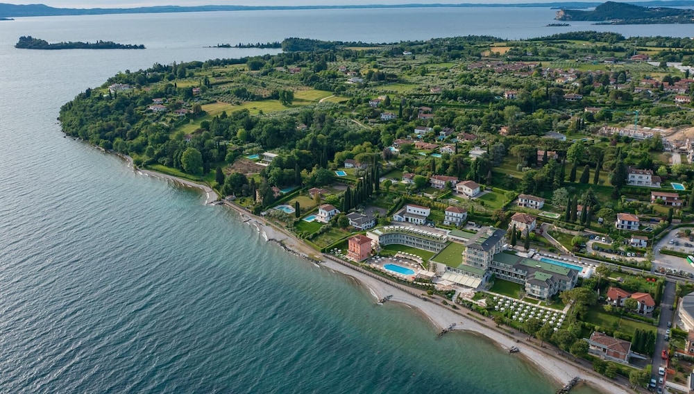 Park Hotel Casimiro Village 67/71
