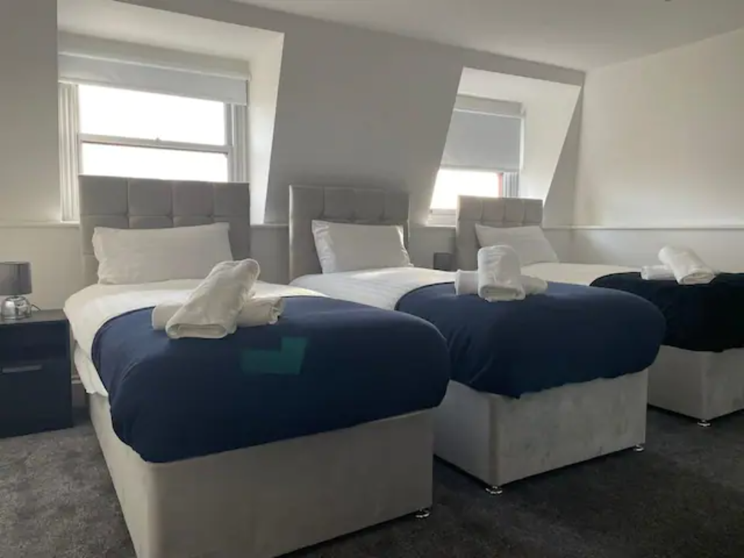 Room at The Royal Crest Hotel & Bar by OYO, LIVERPOOL