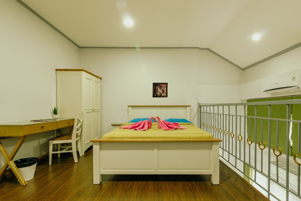 Urbanest Inn House TB Simatupang 34/72