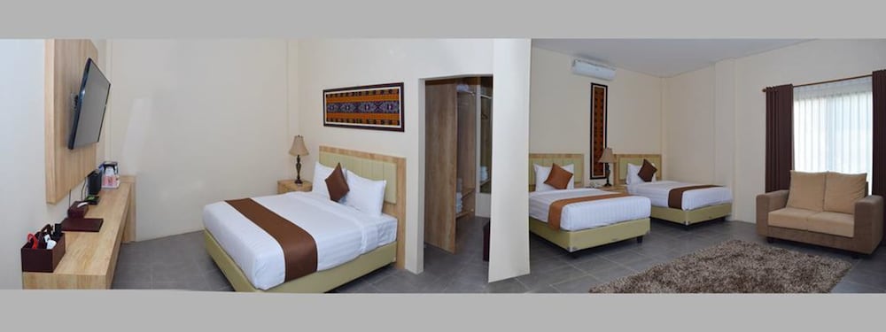 La Cecile Hotel and Cafe Komodo 16/30