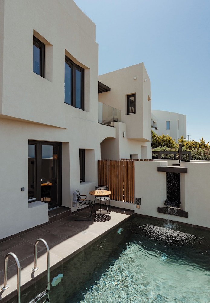 Apikia Santorini Suites - Adults Only 80/85