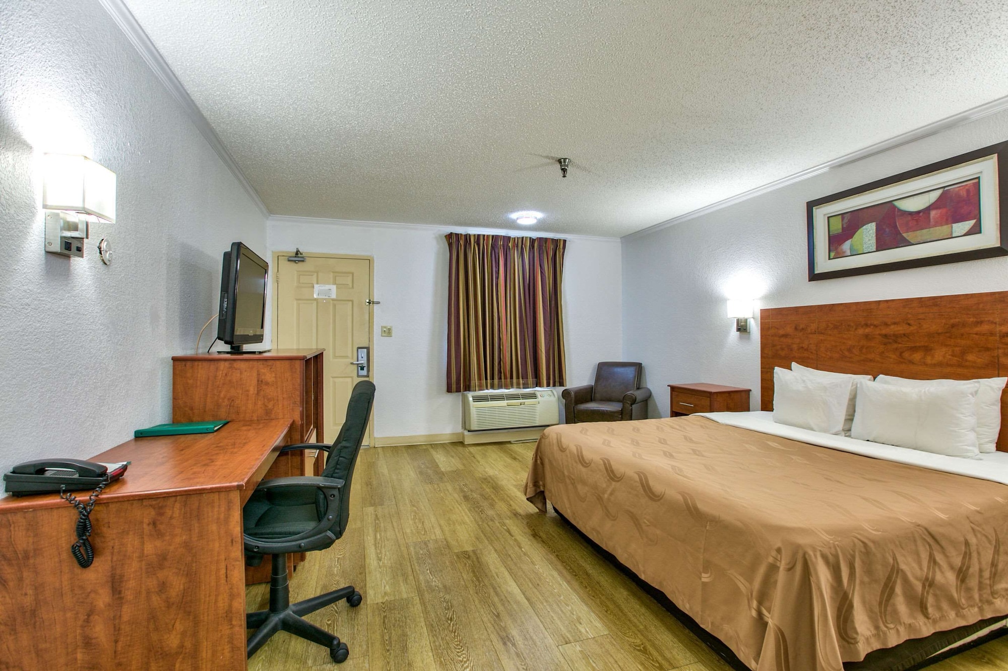 ROOM, KING BED, ACCESSIBLE