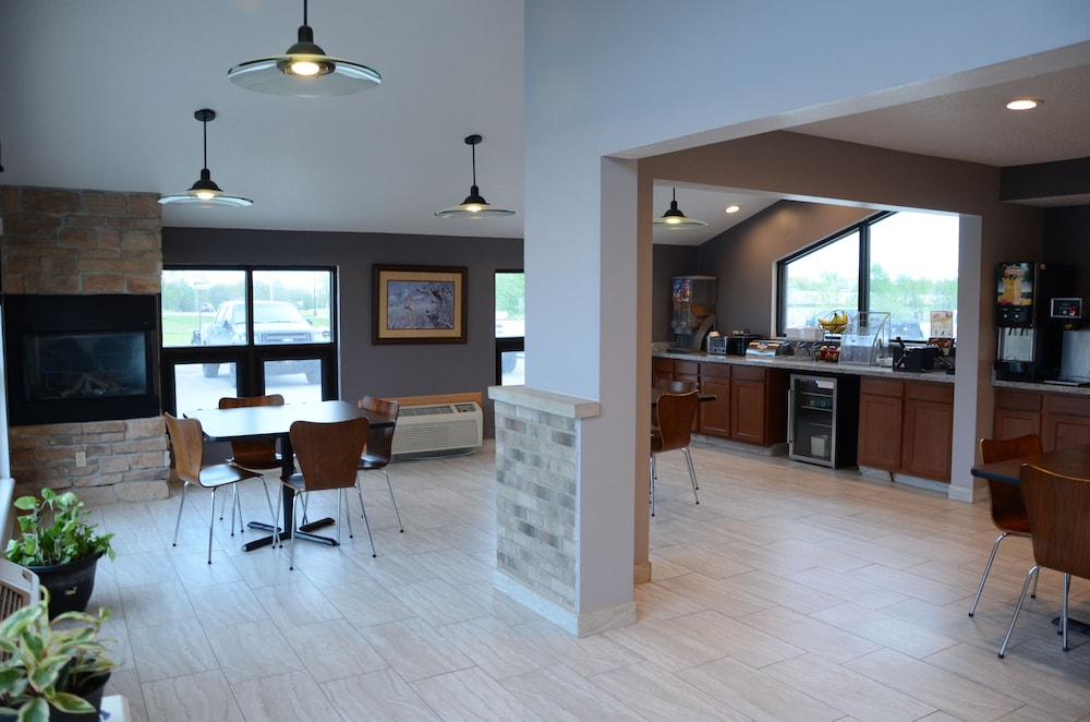 Super 8 by Wyndham Centerville 32/36