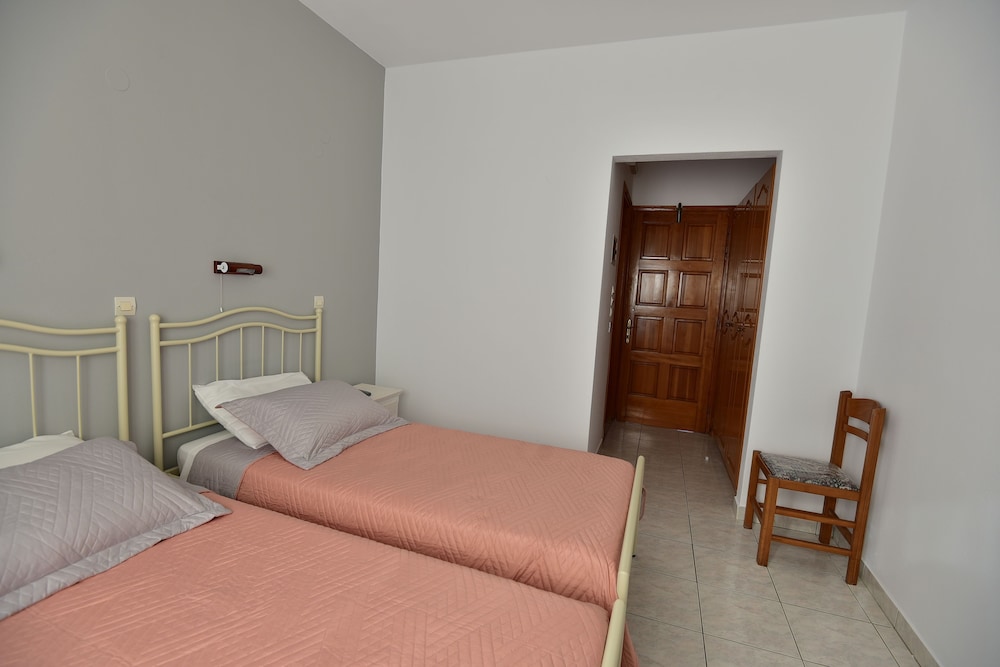 Balaskas Hotel 15/35