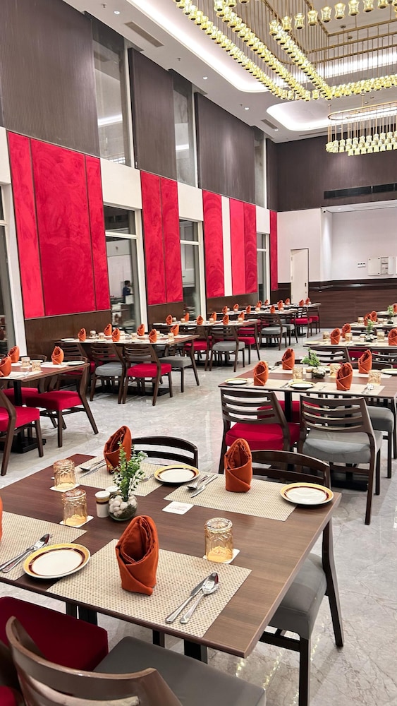 Ramada by Wyndham Ahmedabad Narendra Modi Stadium Motera 32/49
