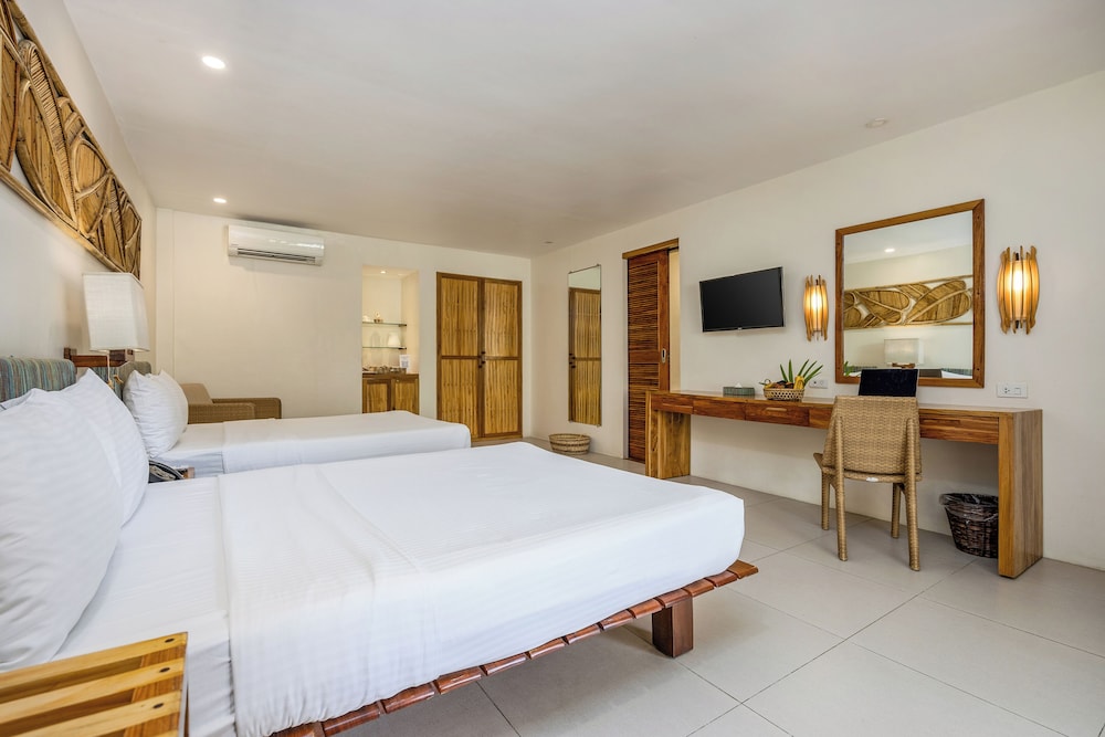 Bluewater Maribago Beach Resort 15/50