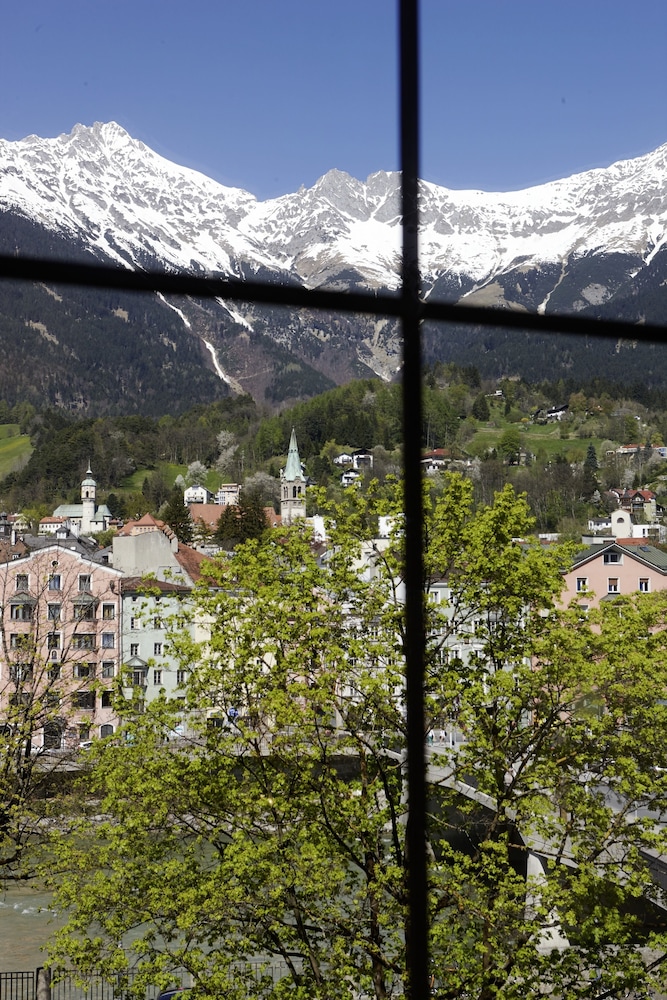 Innsbruck 68/73