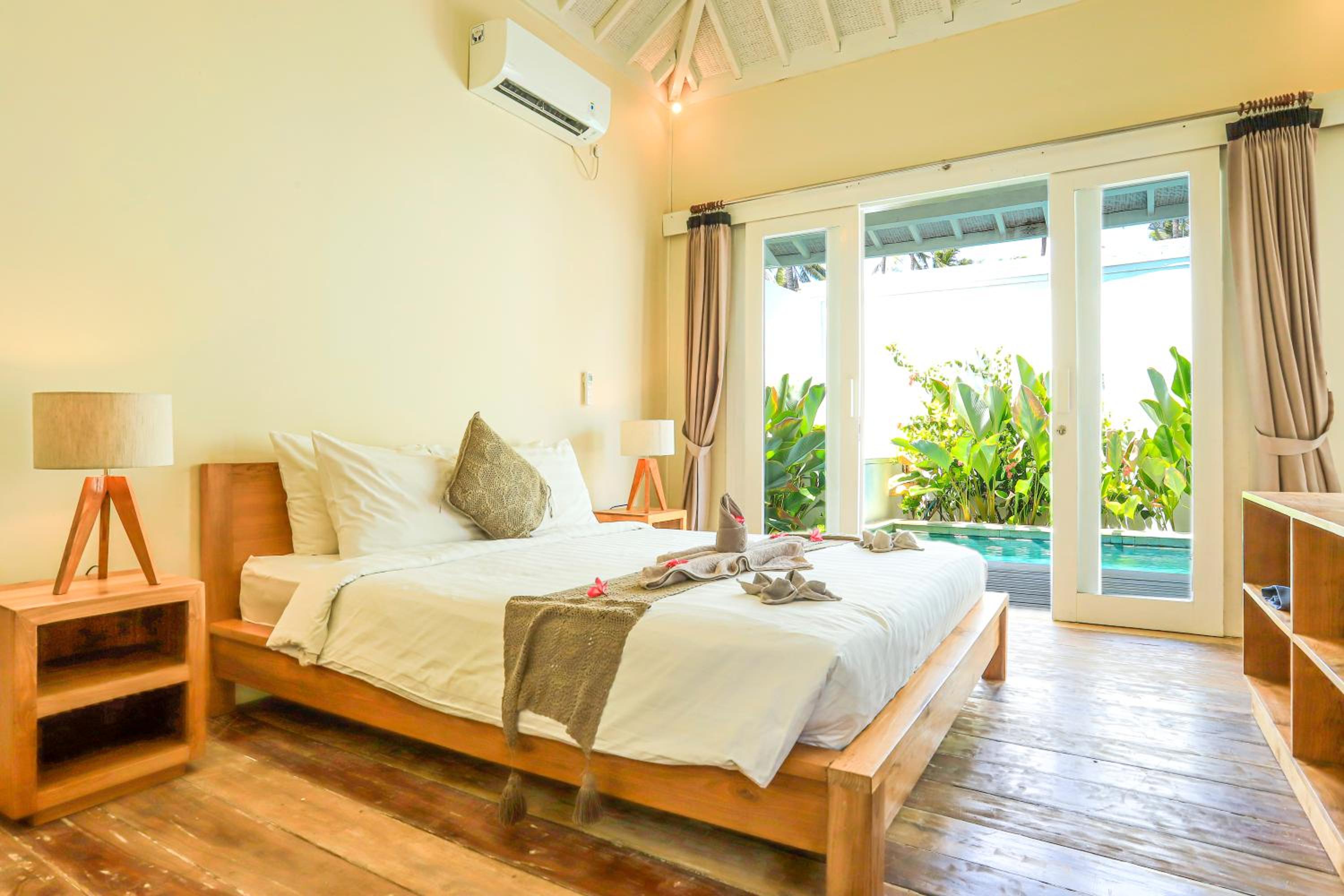 1 Bedroom, Villa, Queen Bed, Sofa, with Pool