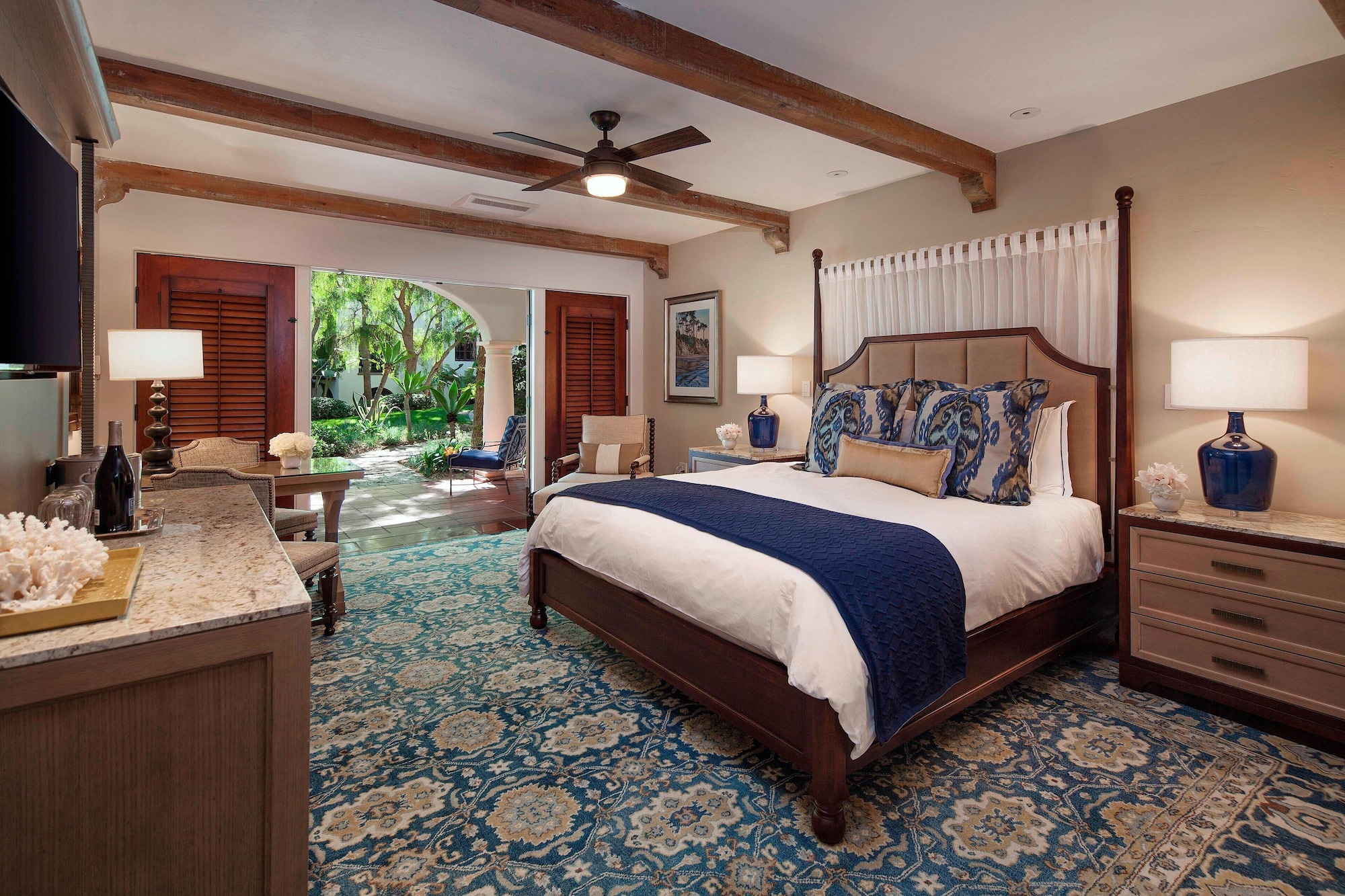 PREMIUM, KING BED, BALCONY