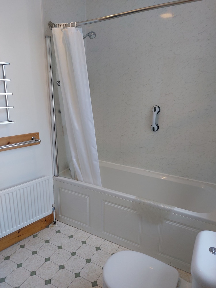 Eddlewood Guest House 40/43