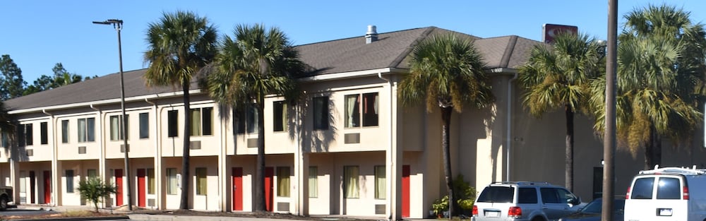 Guest Cottage & Suites 3/60