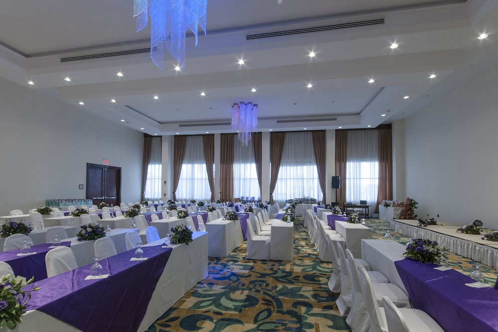 Delta Hotels by Marriott San Jose Aurola 44/50