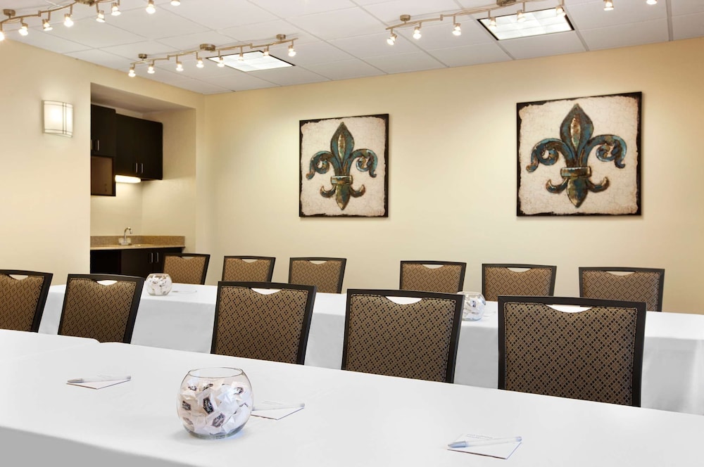 Hampton Inn Slidell 20/24