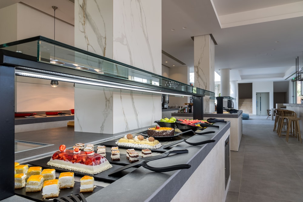 Tsamis Zante Suites 72/86