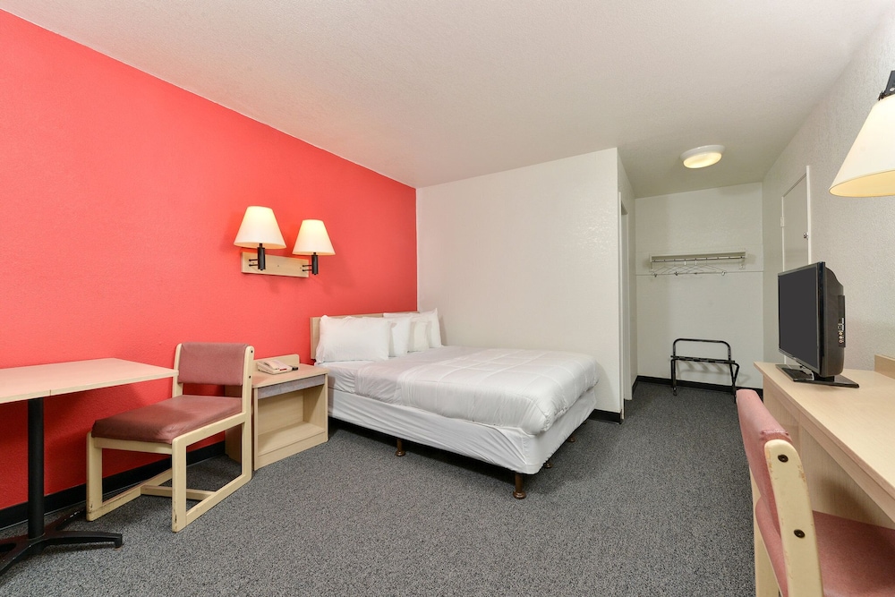 AMERICAS BEST VALUE INN 18/53