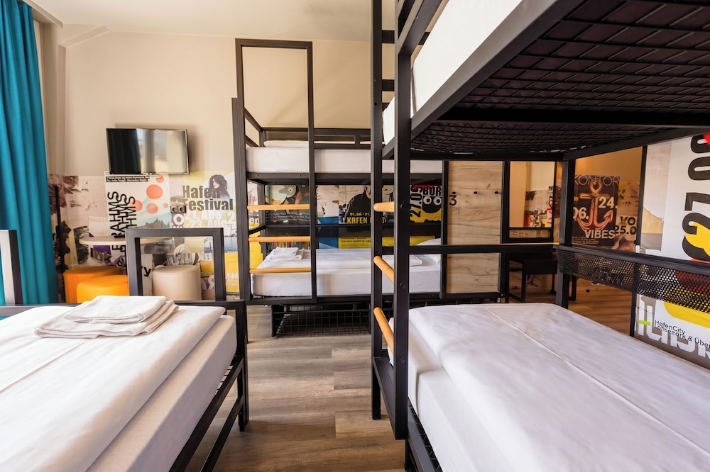Room, 8 Beds, Twin Beds, 3 Bunk Beds