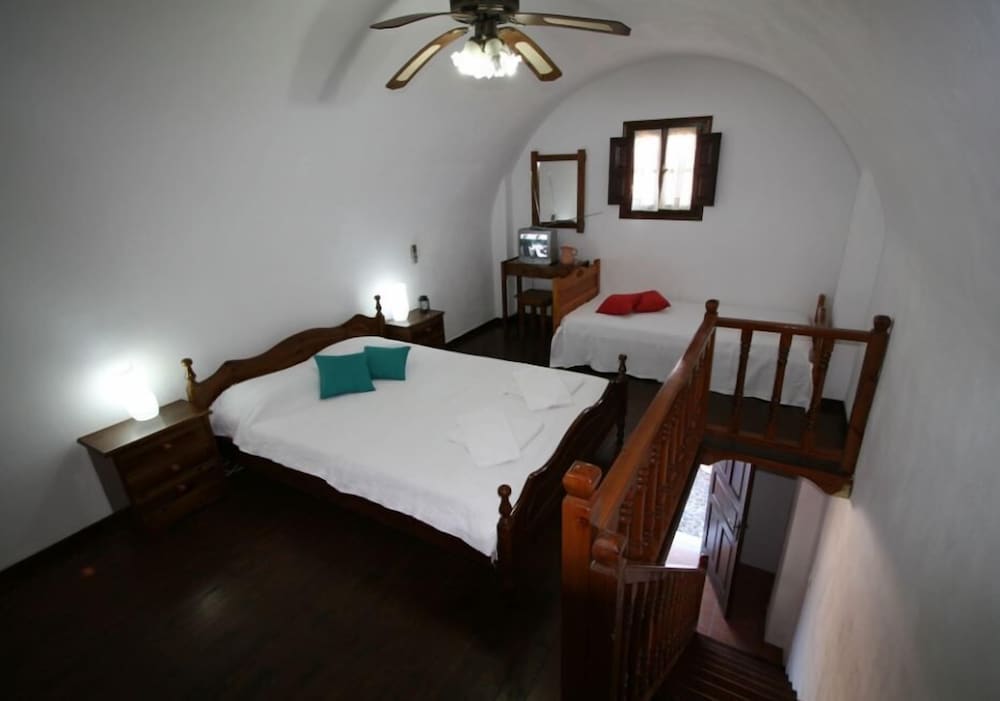 Anna Traditional Apartments 33/68