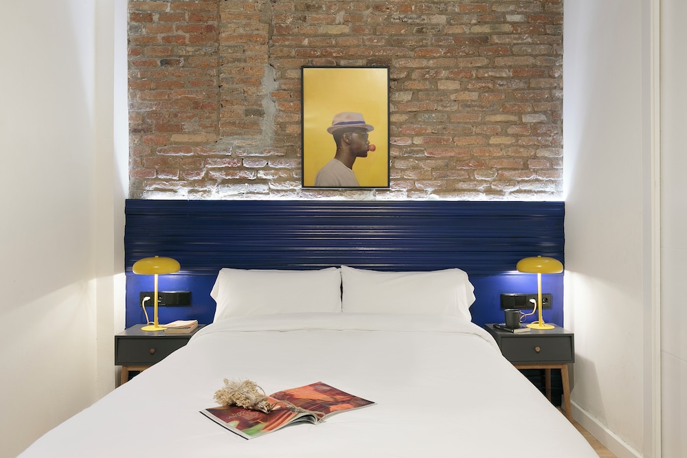 Arte Suites By Olala Homes 12/25