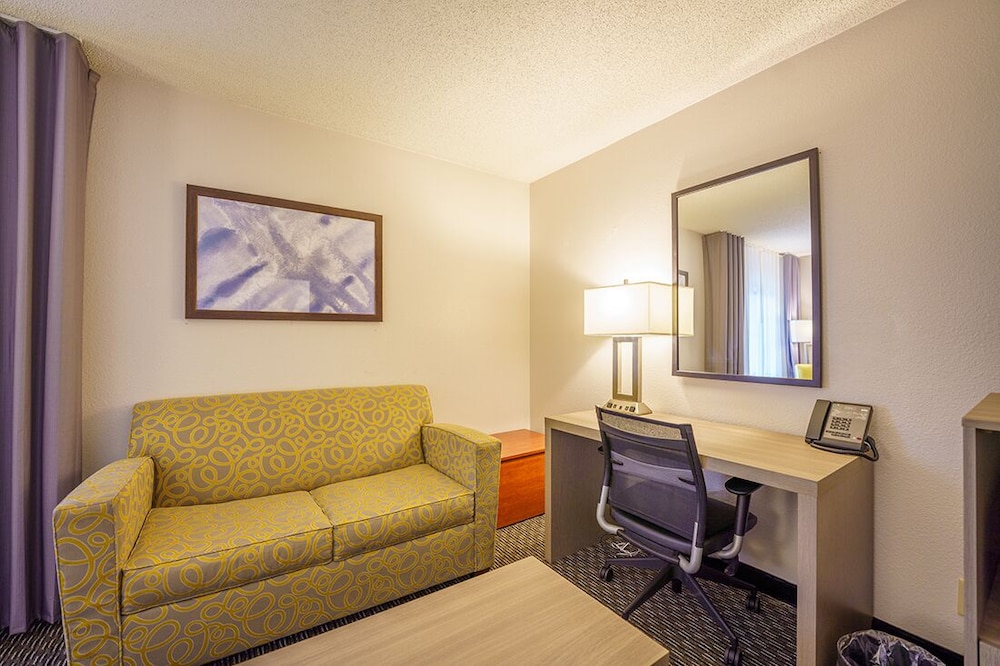 Wingate by Wyndham Brunswick GA / I-95 21/37
