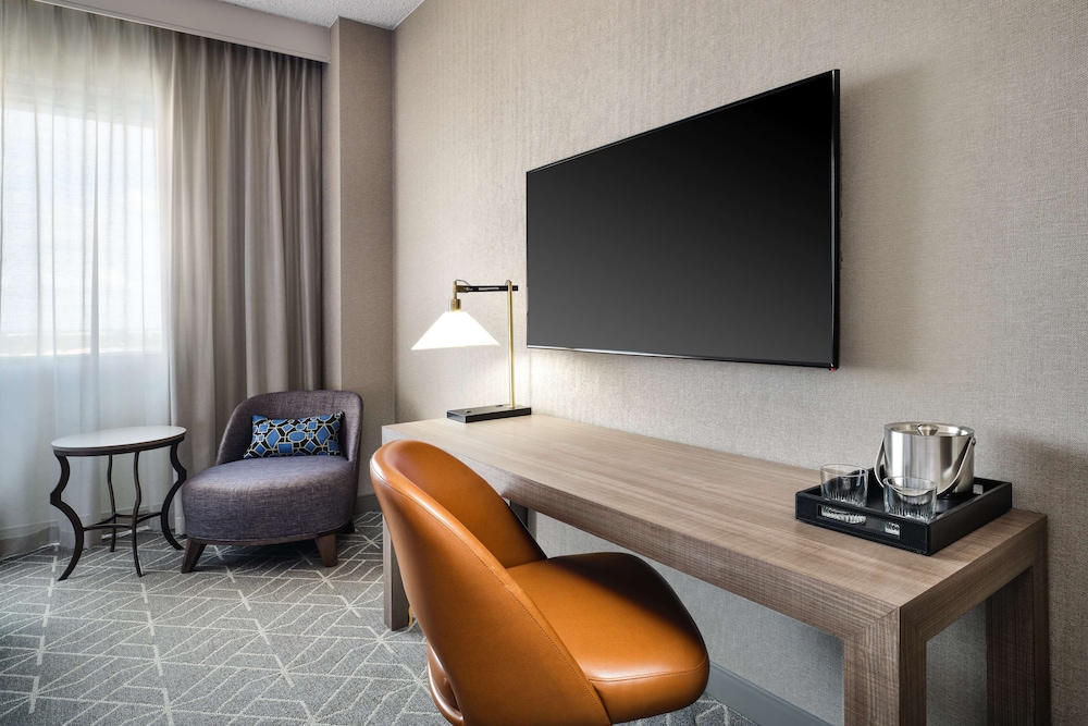Hilton Richardson Dallas 43/53
