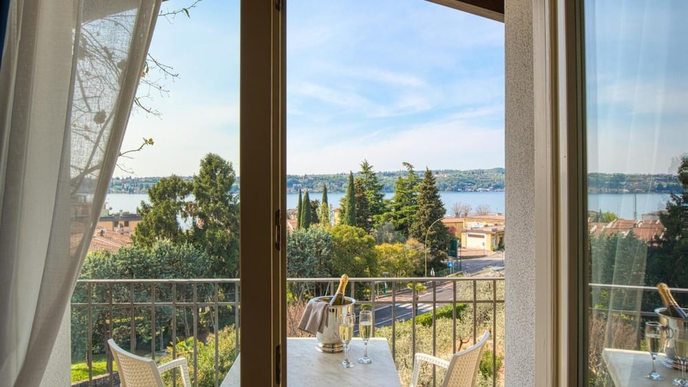 Hotel Villa Galeazzi 51/75