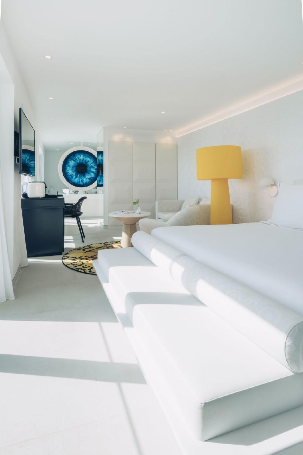 Junior Suite, Panoramic Sea View, Balcony, The Donna Portals 2/3