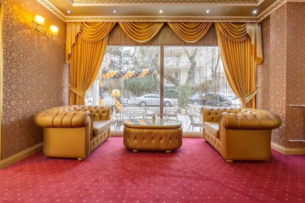 Twins Hotel 16/29