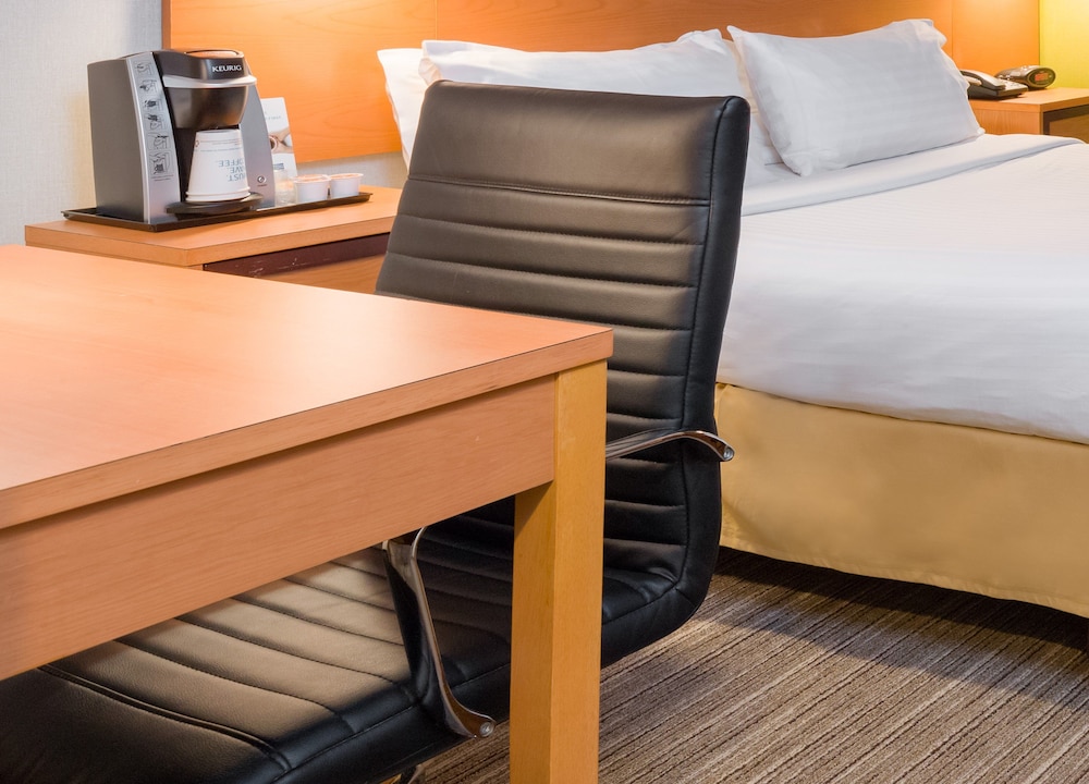 Holiday Inn Express New York City Times Square 26/55