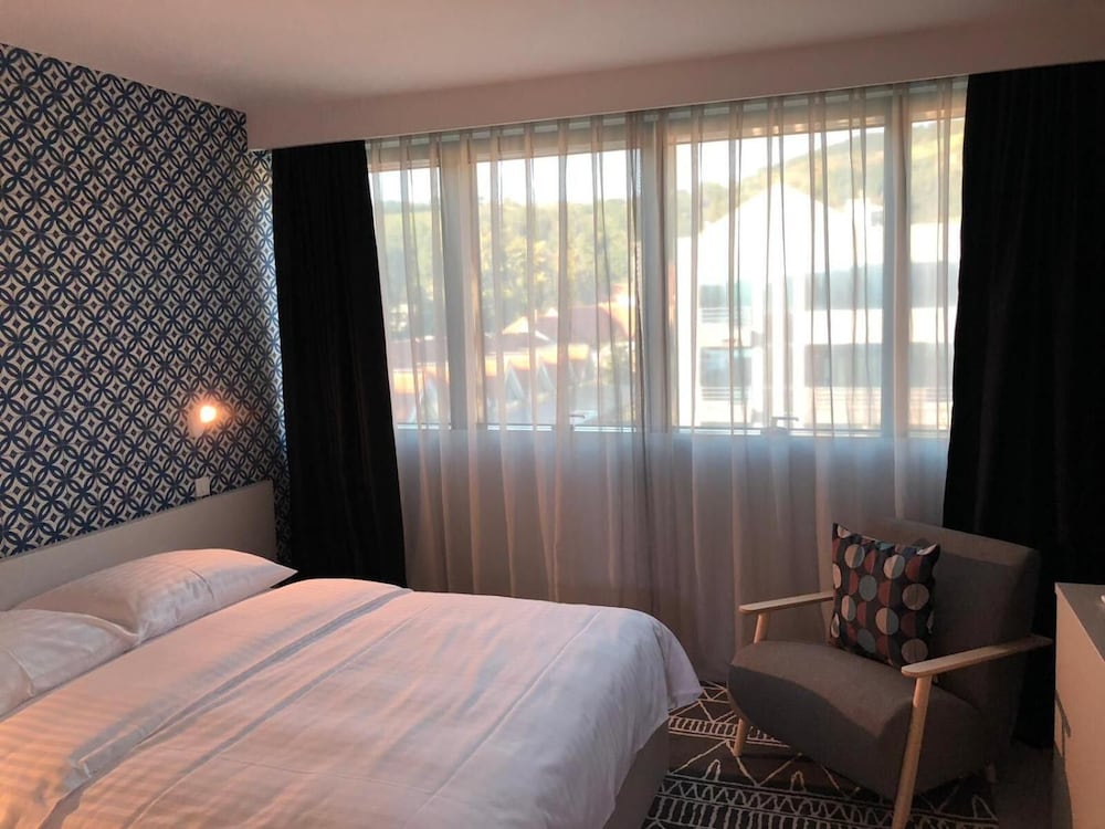 Hotel Cubis 27/59