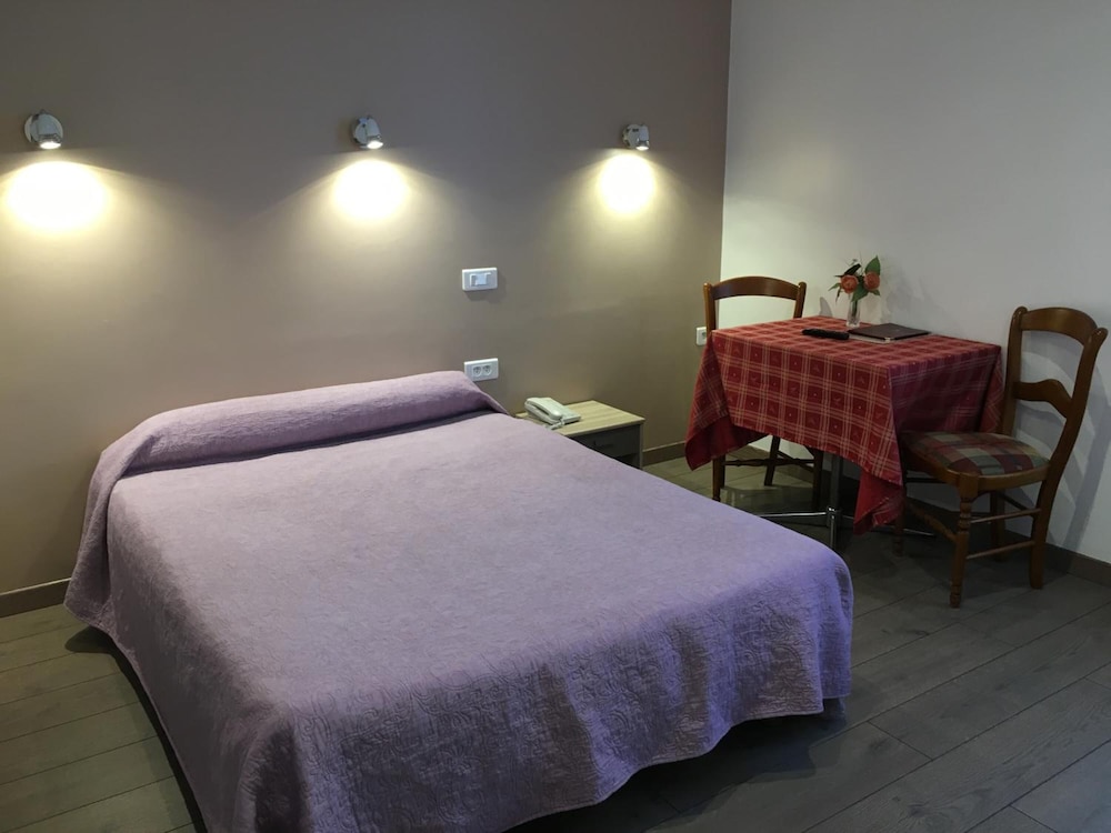 HOTEL PARIS GAMBETTA 12/29