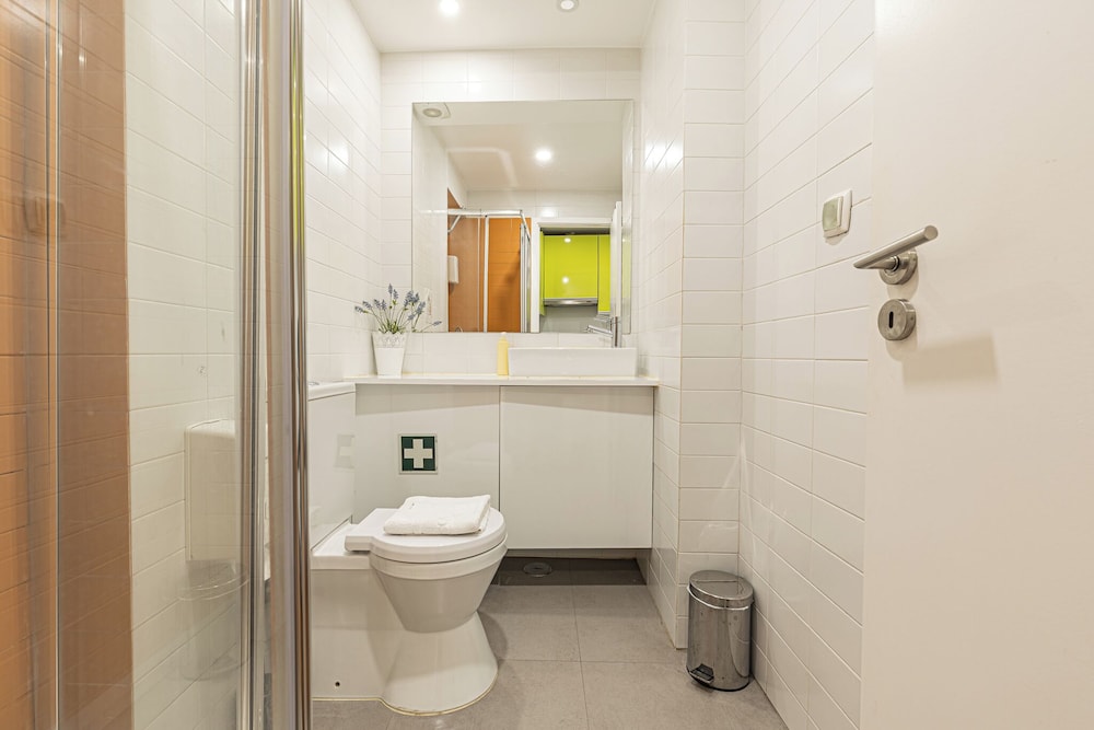 Lisbon Core Apartments In Bairro Alto Chiado 50/50