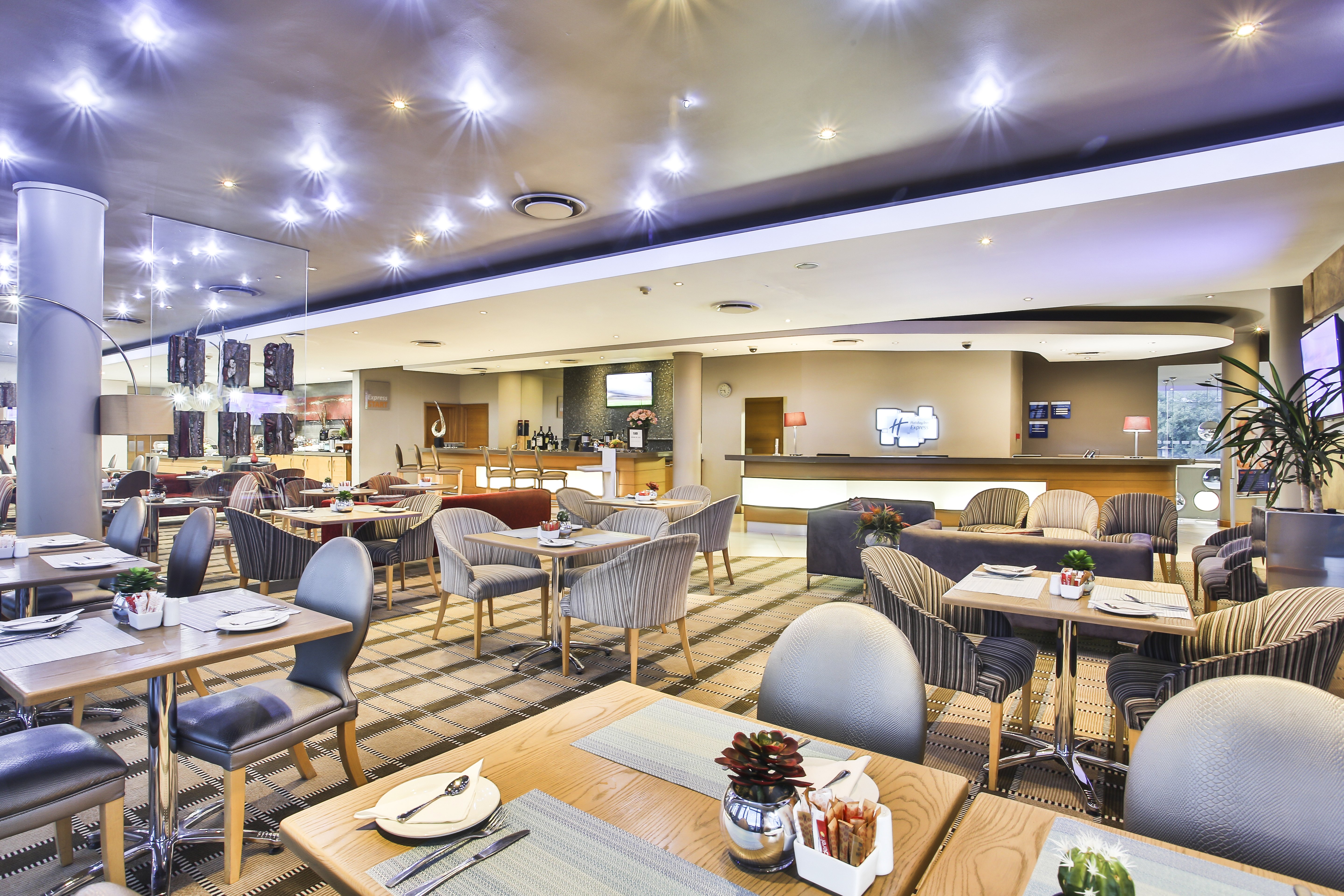 Holiday Inn Express Sandton-Woodmead 53/74