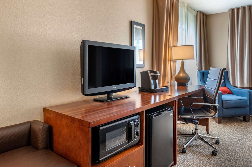 Comfort Inn La Porte, IN 21/26