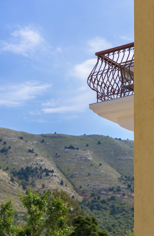 A Symi Residences 57/68