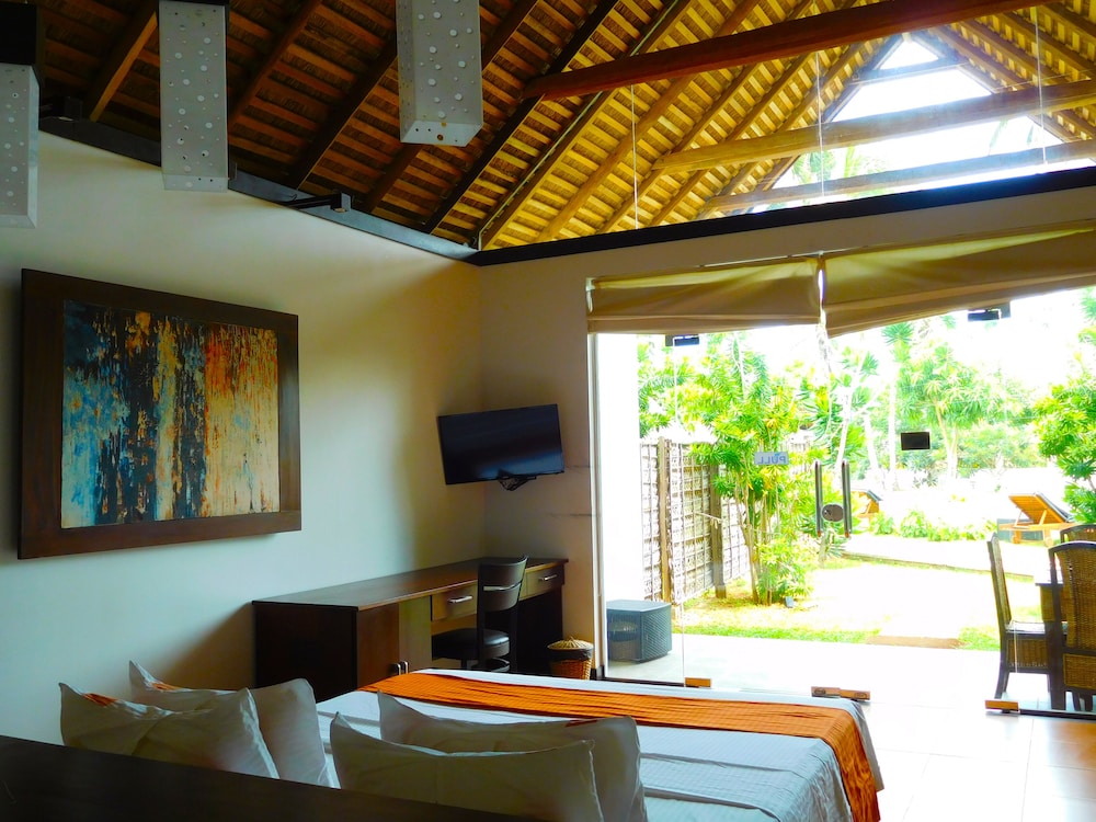 Blue Whale Beach Boutique Resort 7/29