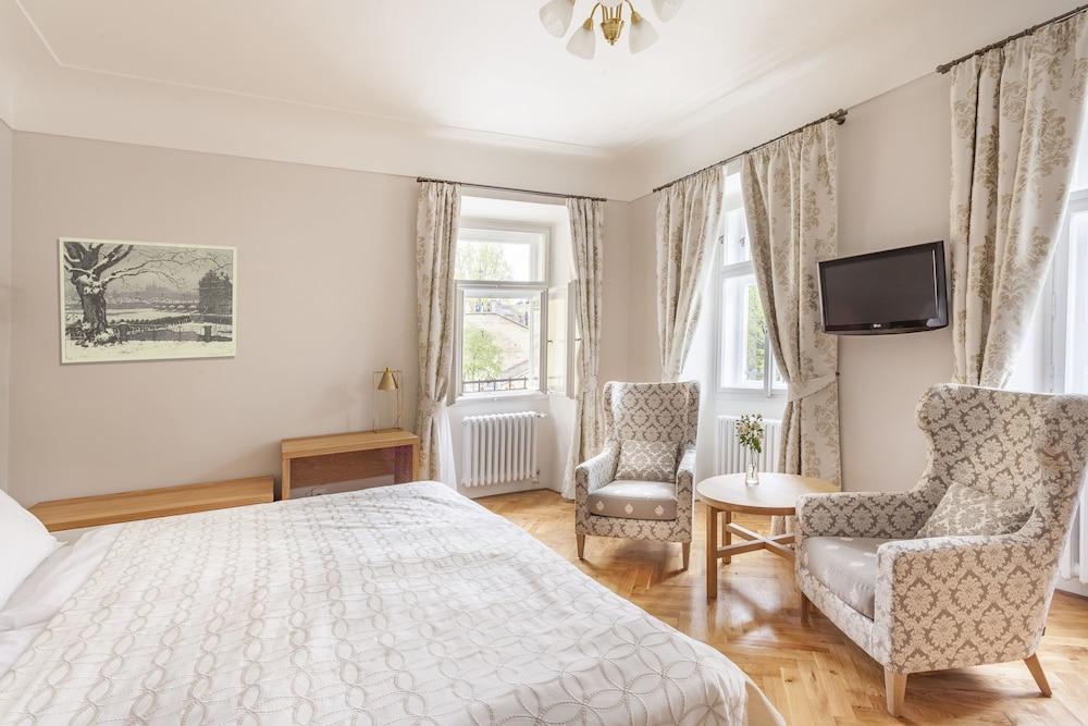 Suite, King Bed, Charles Bridge View
