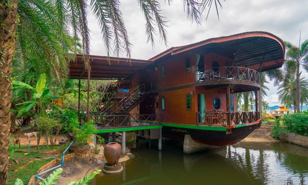 Kaengkrachan Boathouse Paradise Resort 70/78