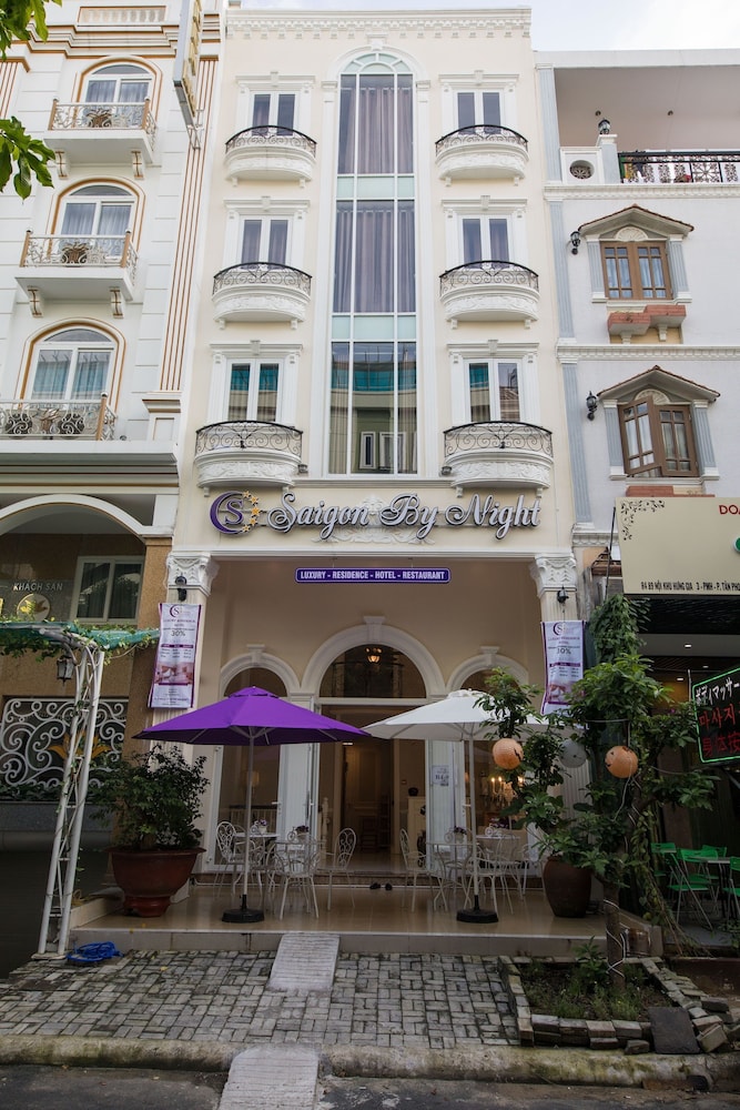 Saigon By Night Luxury Hotel 4/68