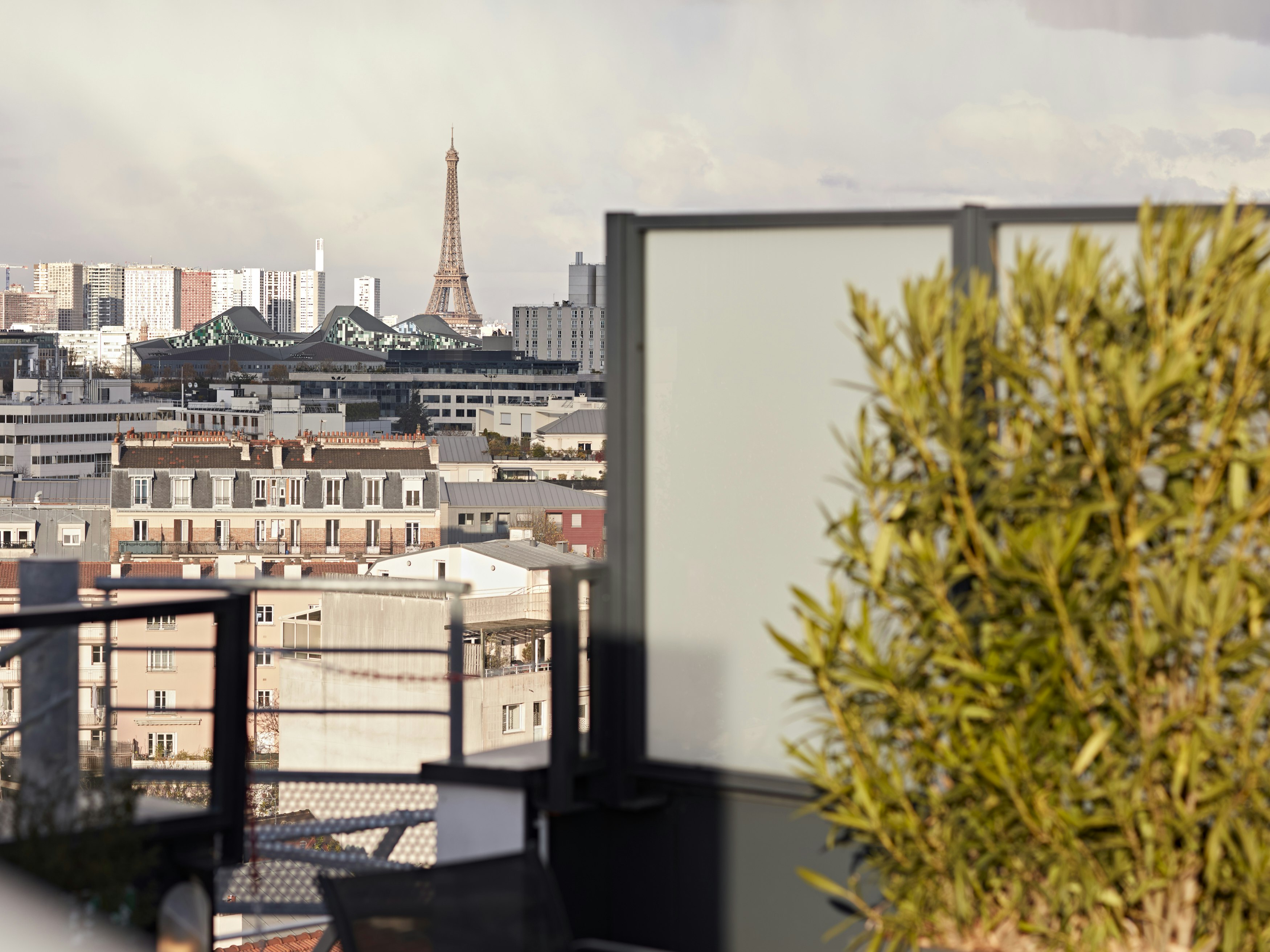 YAYS Paris Issy 41/50