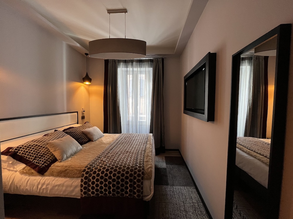 Flaneur - Rooms & Suites by Visconti 10/50