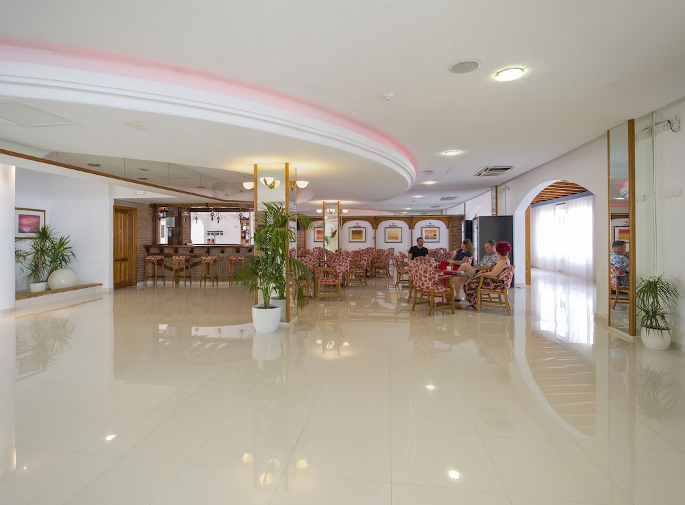 Coral Star Hotel 7/45