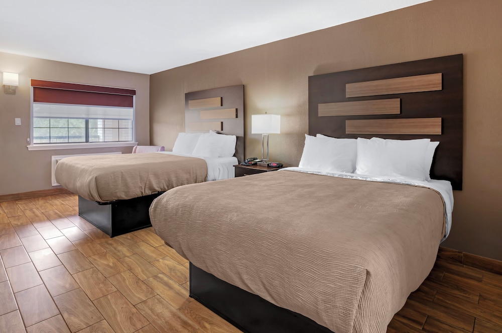 Quality Inn & Suites New Boston - Texarkana West 26/61