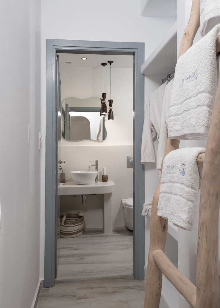 Iliada Suites - Adults Only 9/50