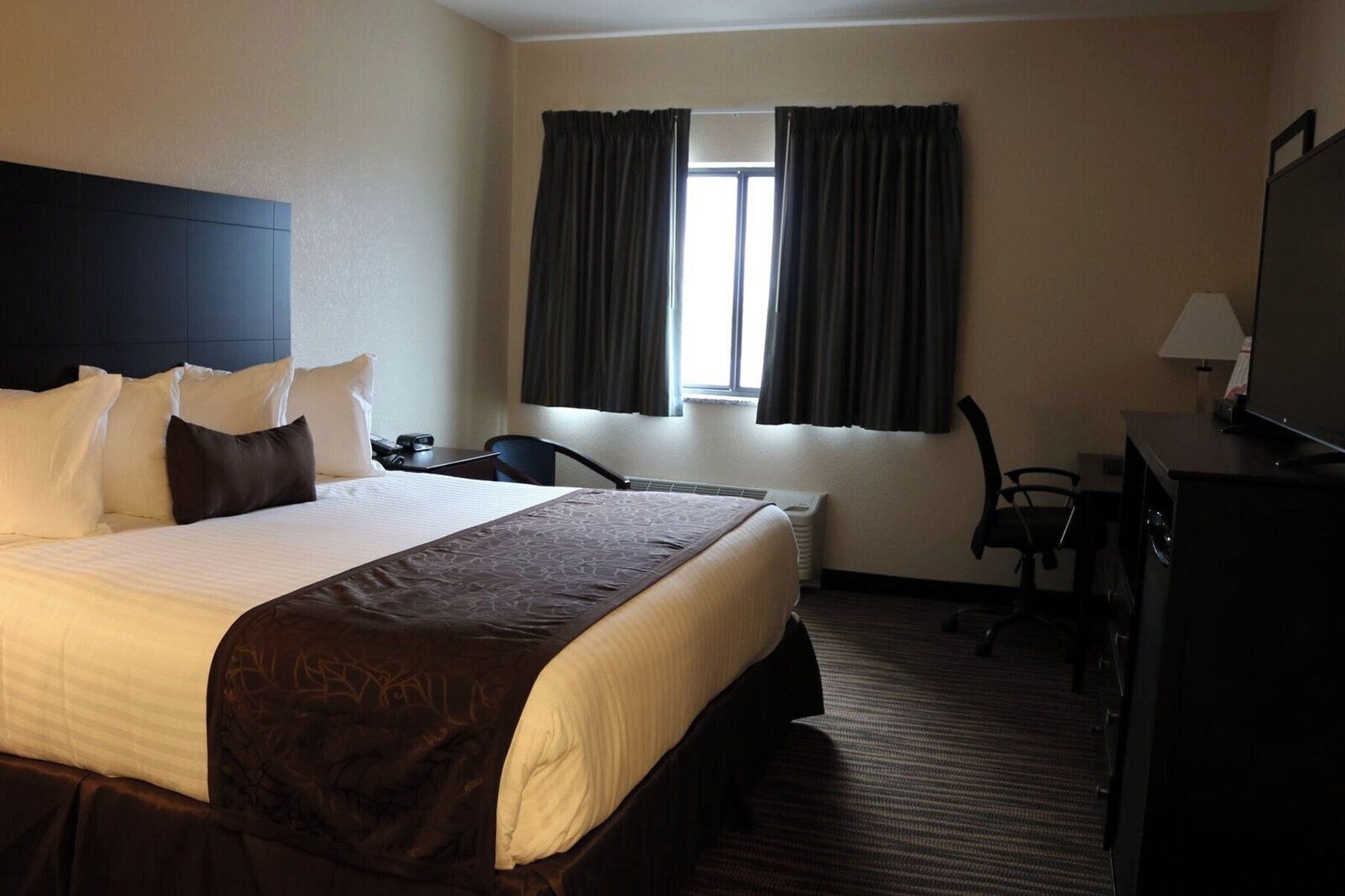 غرفة بسرير كينج لذوي الإعاقة، Cobblestone Inn and Suites Maryville 6/10