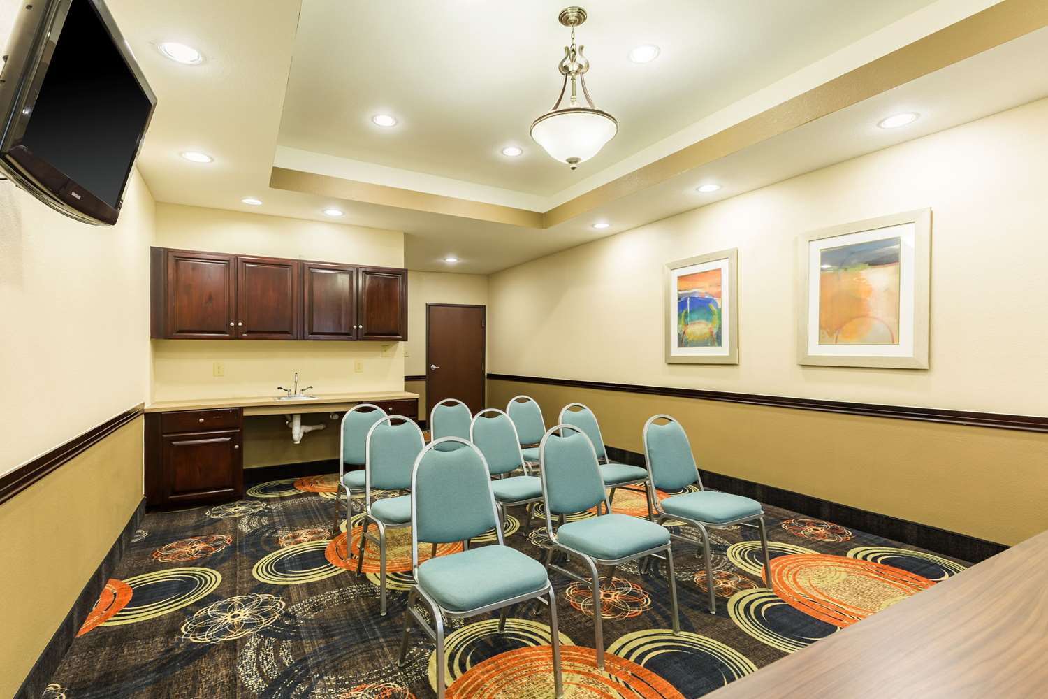 Comfort Suites Beaumont I-10, TX 18/20